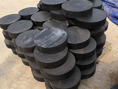 阿克陶板式橡胶支座由若干层橡胶片与薄钢板经加压硫化